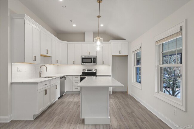 Building Photo - 225 Katonah Ave