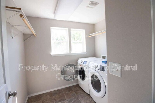 Building Photo - 20278 Knightsbridge Pl
