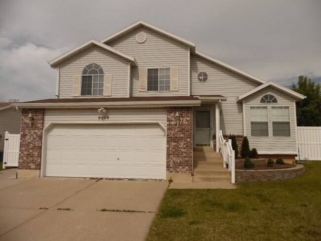 Building Photo - 3128 N 1325 E