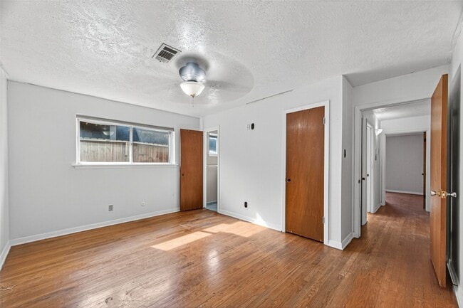 Building Photo - 2609 Raspberry Ln