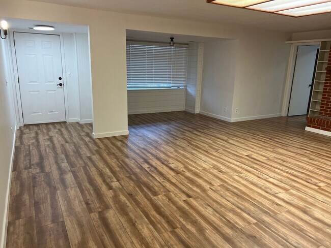 Building Photo - 4 Bedroom 2 bath home near lake Tenkiller with office