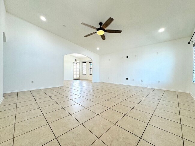 Building Photo - Sandstone Ranch Estates 4Bed Refrig A/C by...