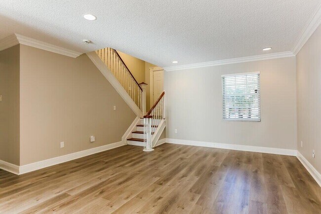 Building Photo - 848 NW 98th Ave