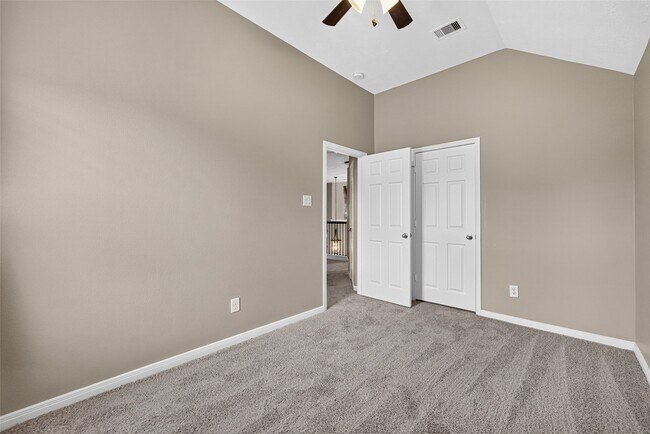Building Photo - 4507 Lakefront Terrace Dr