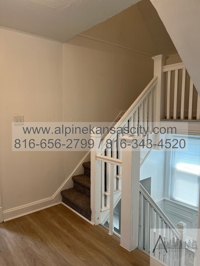 Building Photo - HUGE 3 Story Remodel!
