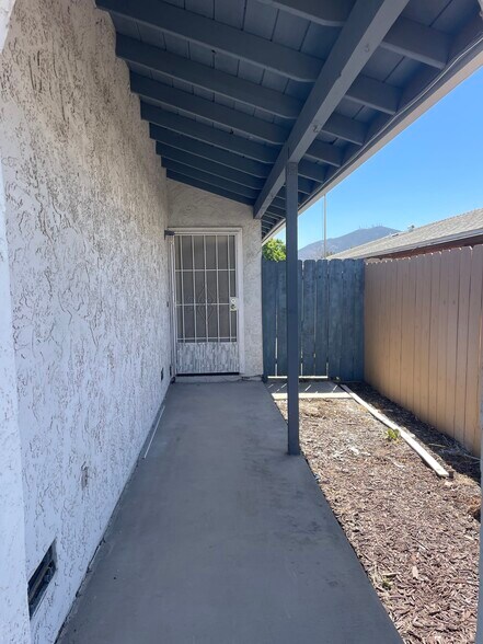 Building Photo - 935 Ramona Ave