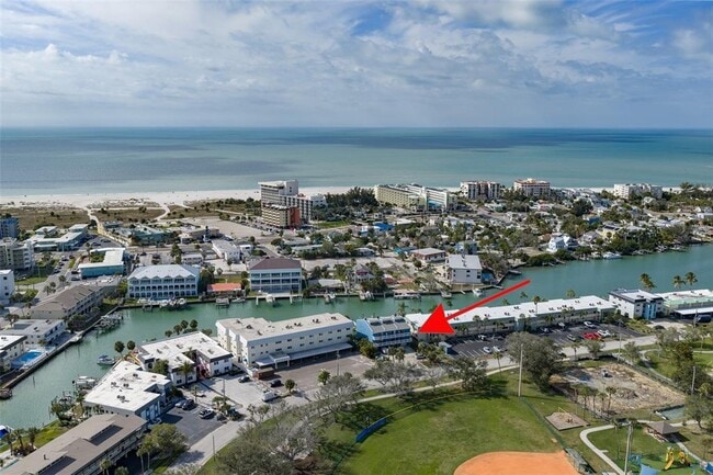 Building Photo - 11820 Capri Cir S