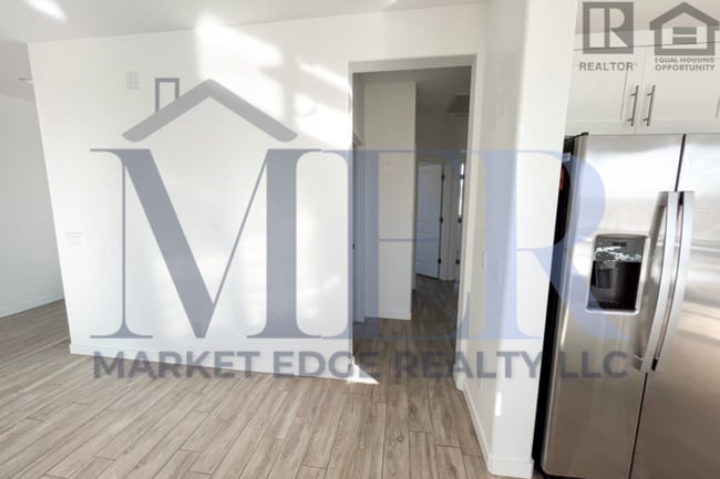 Building Photo - 3Bed/2Bath House in North Scottsdale! $399...