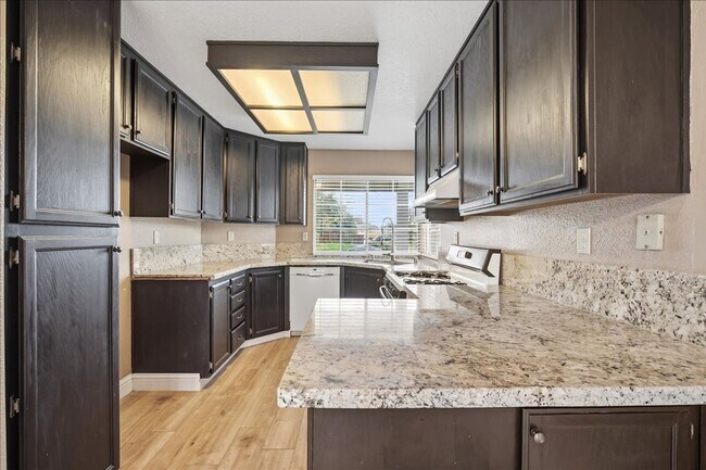 Building Photo - 8138 Sonoma Hills Way