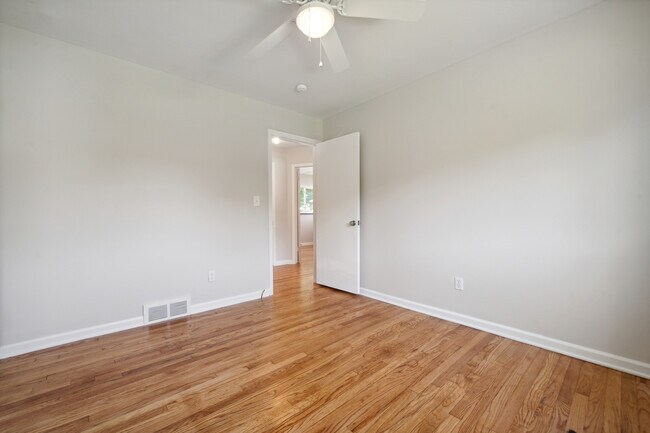 Building Photo - 36640 Angeline Cir