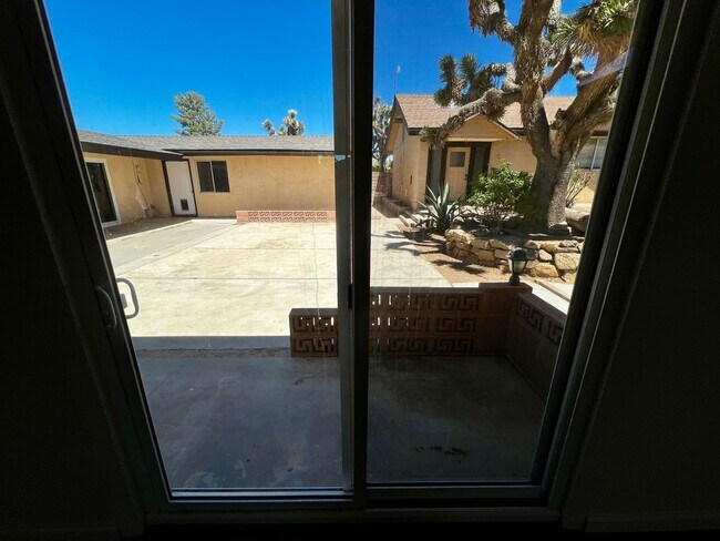 Building Photo - 56769 Joshua Dr