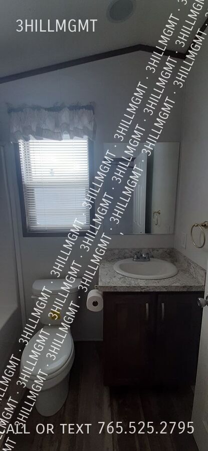 Building Photo - 13088 Crestview Ave