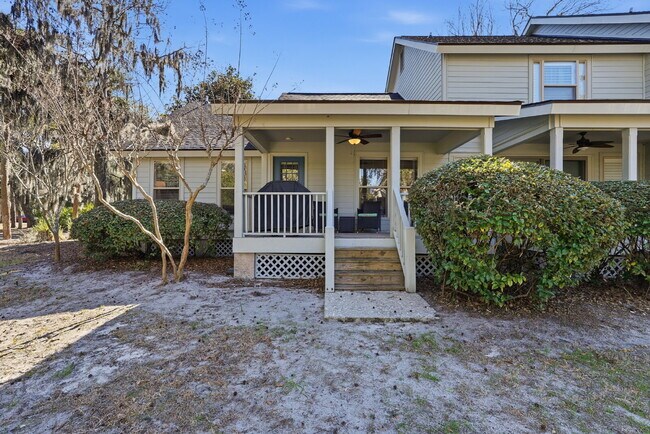 Building Photo - "Coastal Comfort Awaits: Spacious 2-Bed, 2-Bath Furnished Condo in Shipyard on Hilton Head Island!"