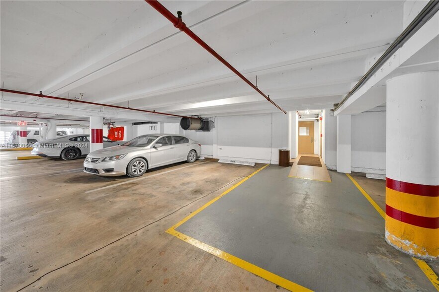 Garage - 1865 Brickell Ave