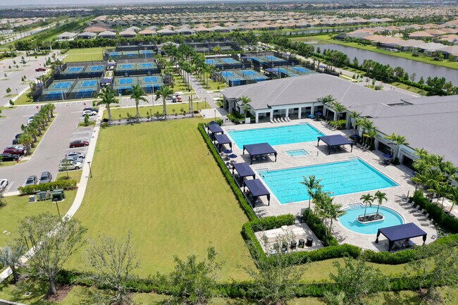 Building Photo - 12555 SW Manatee Marsh Ter