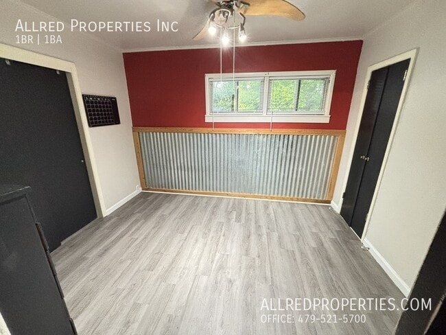 Building Photo - 621 N Leverett