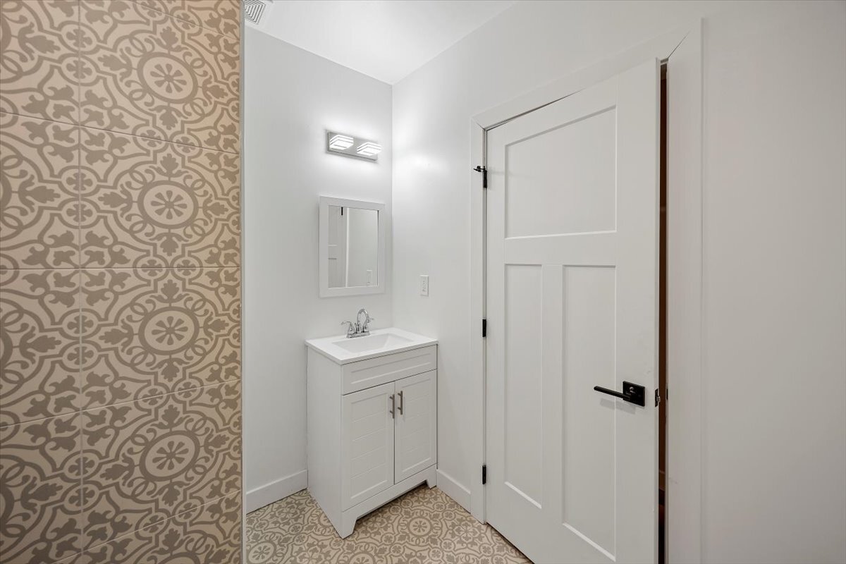 Bathroom - 2037 McCulloh St