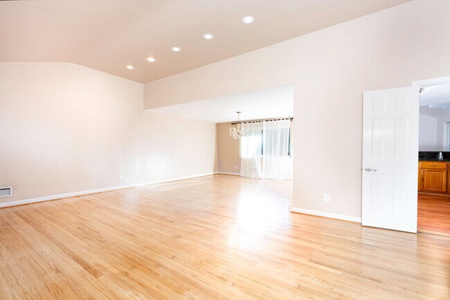 Building Photo - Gorgeous 5BR/3FB Bethesda Home - Spacious ...