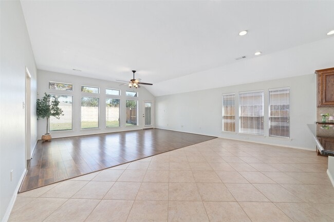 Building Photo - 26006 Palmdale Estate Dr