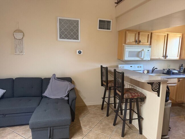 Building Photo - 6720 N Andrea Doria Dr