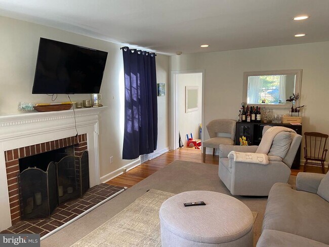 Building Photo - 1524 Knox Rd