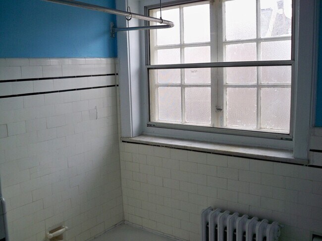 Building Photo - 4533 Locust St