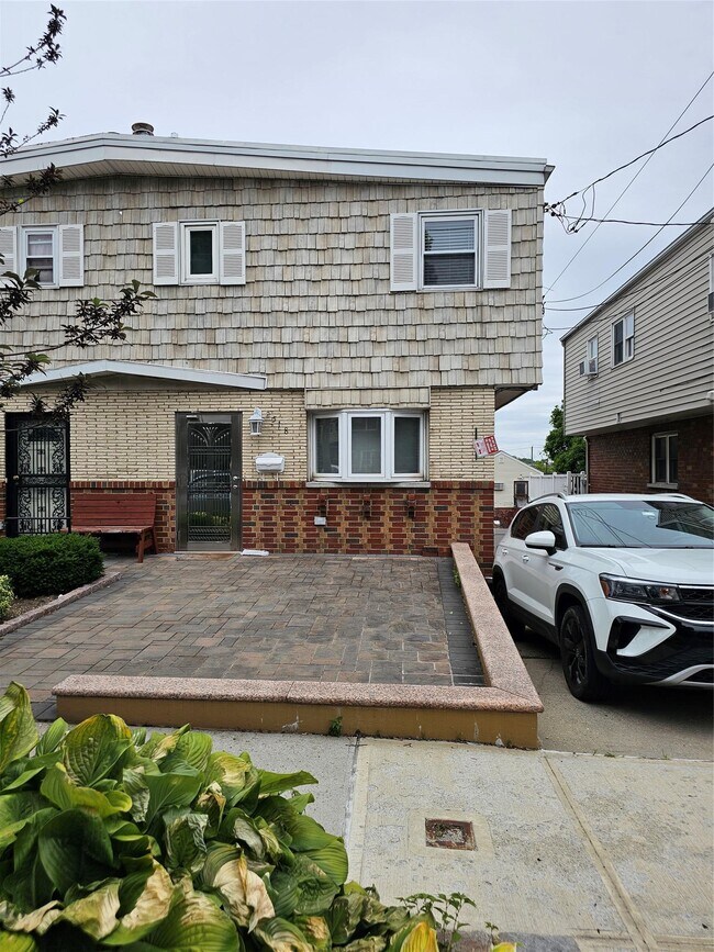 Building Photo - 2518 Tiemann Ave