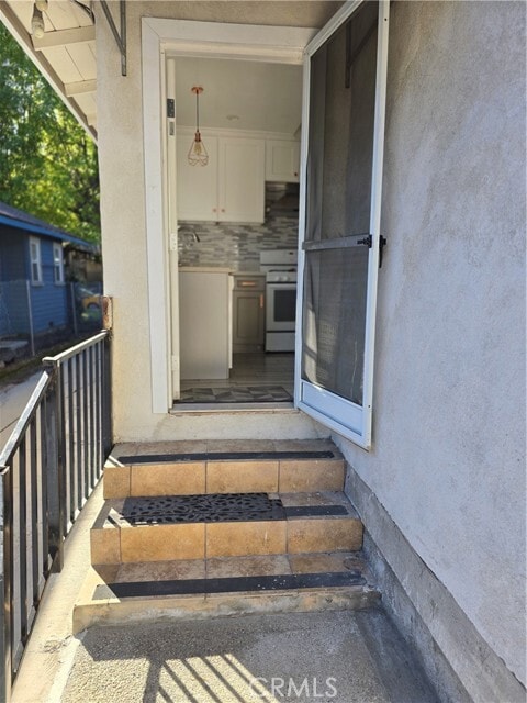 Building Photo - 396 N Mentor Ave