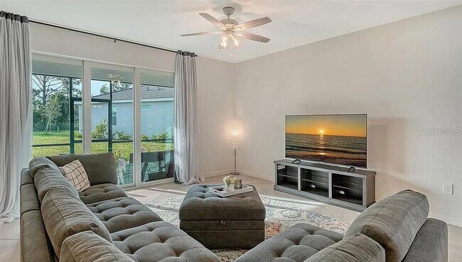 Building Photo - 10896 Pinot Dr