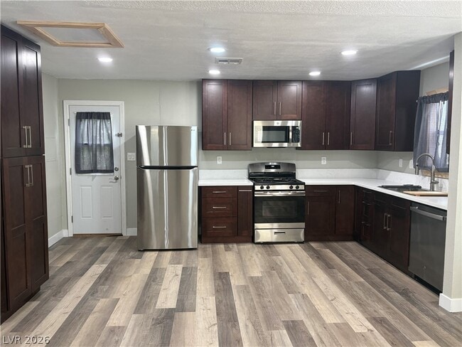 Building Photo - 111 Dogwood St