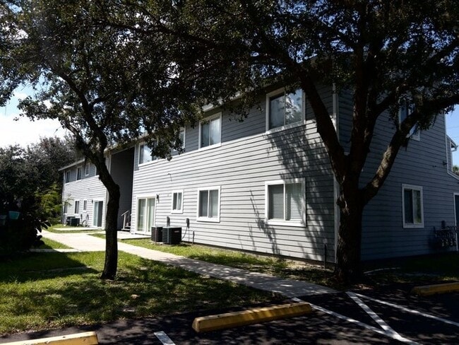 Building Photo - 30 W Rhodes Dr