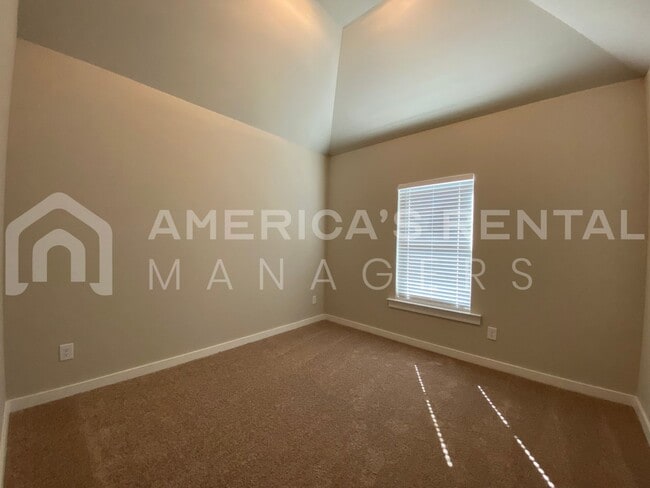 Building Photo - Home for Rent in Thorsby! Available to View Now!