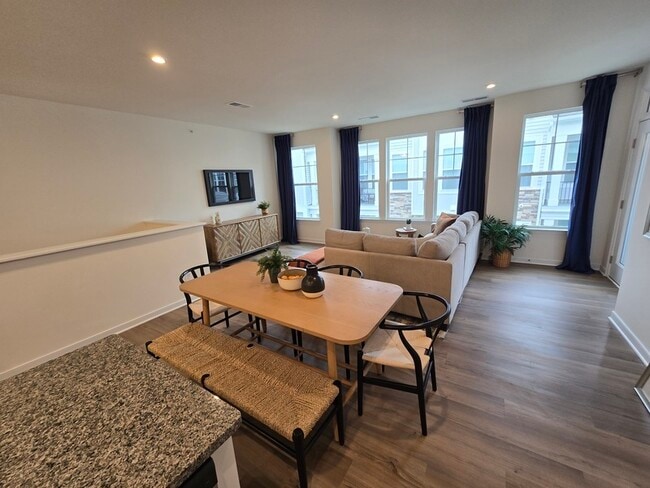 Building Photo - 3925 Maze Runner Dr