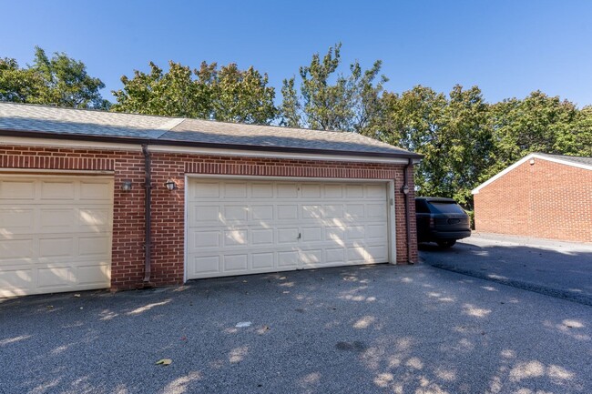 Building Photo - 2-Bedroom, 4-Bathroom Otterbein Townhouse ...