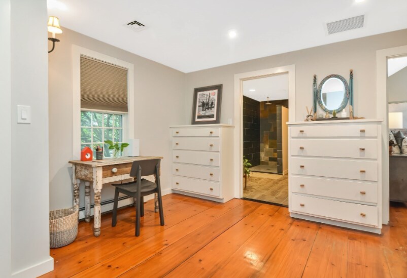 Building Photo - 144 Old Connecticut Path