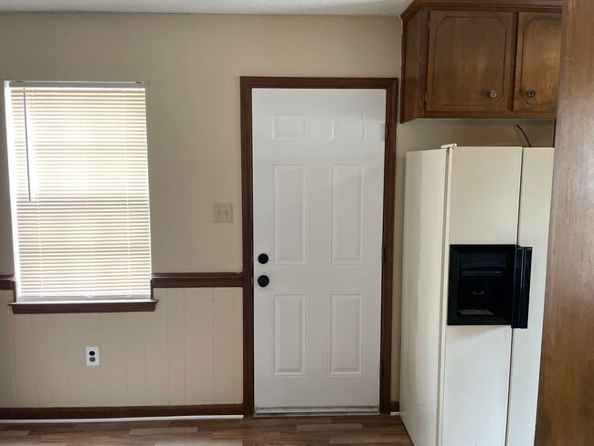 Building Photo - 242 Adler Dr