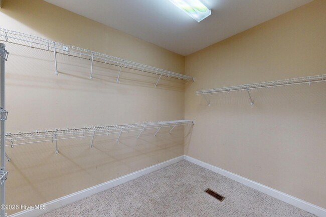Building Photo - 3 Shenecossett Ln