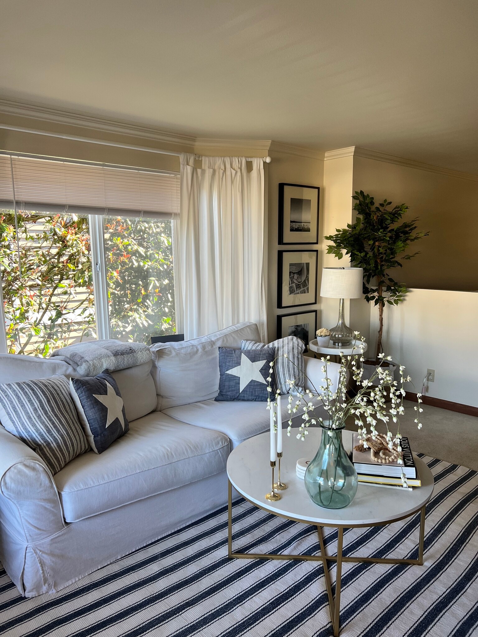 Living room, side and back - 610 Glen St