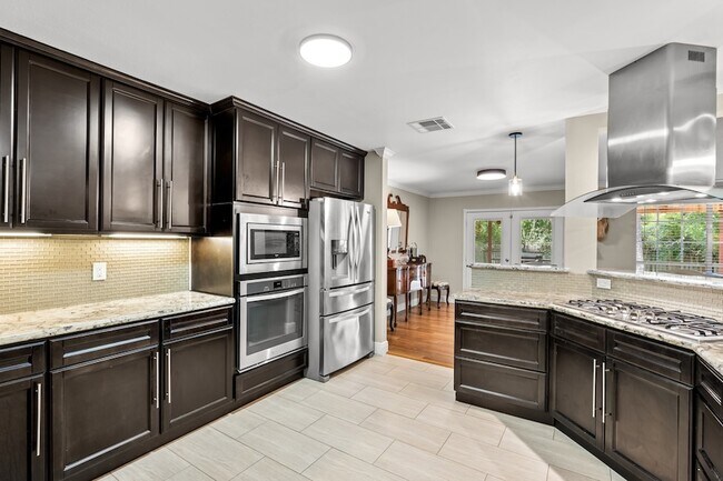 Building Photo - 43 Hickory Oak Dr