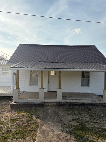 Building Photo - 589 Mountain Rd