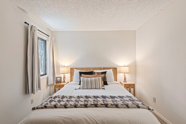 Building Photo - 6630 SW Capitol Hwy