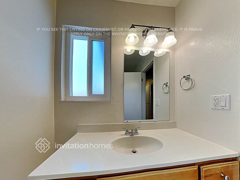 Building Photo - 604 Tule Goose Dr