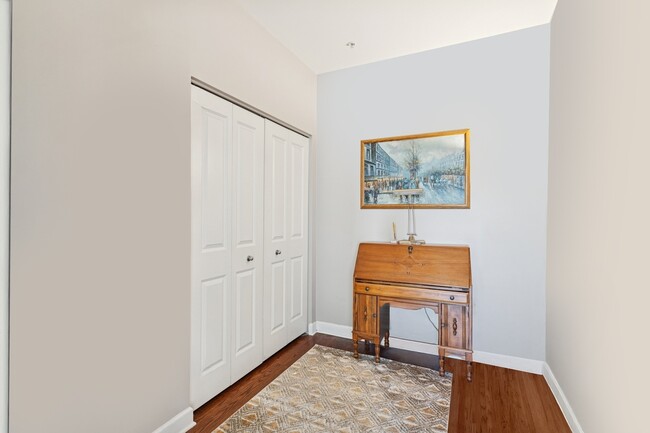 Building Photo - 1629 S Prairie Ave