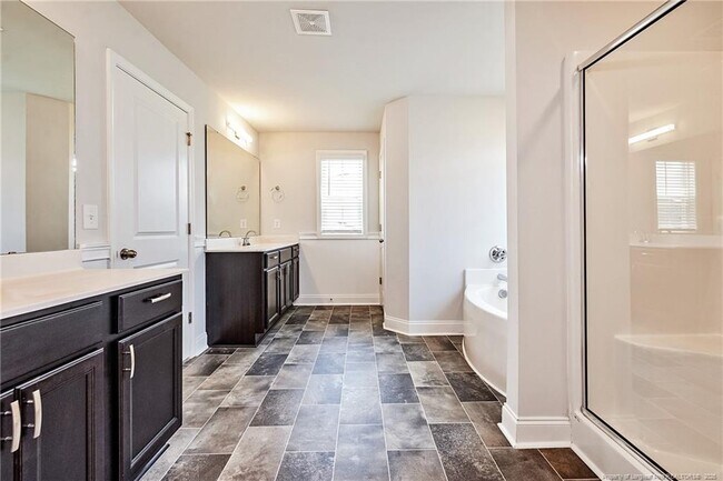 Building Photo - 429 Letterfearn Dr