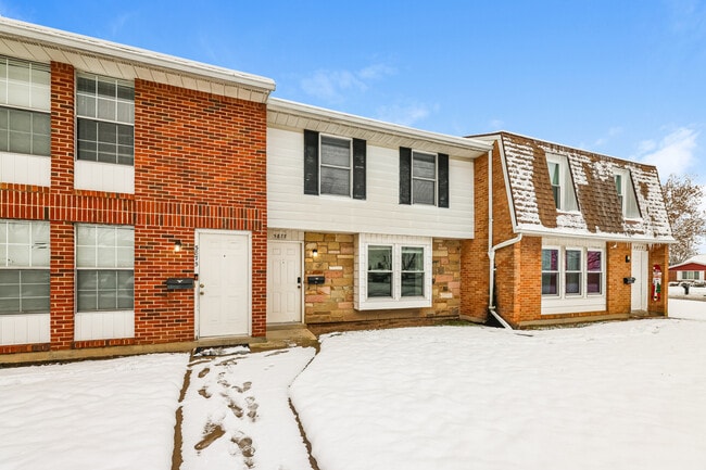 Building Photo - 5877 Taylorsville Rd