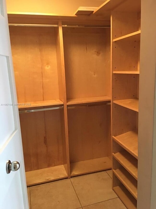 Building Photo - 55 Merrick Way