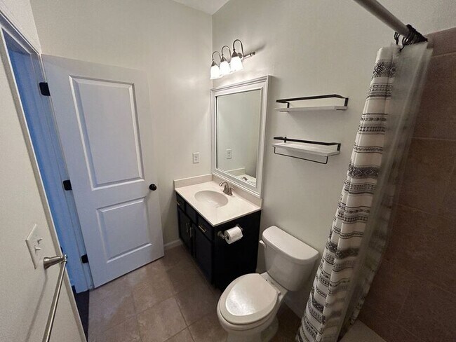 Building Photo - 951 Opelousas Way