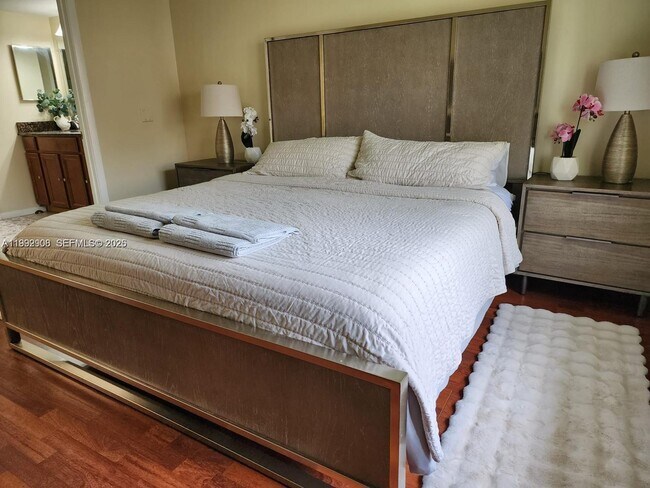 Building Photo - 21951 Soundview Terrace