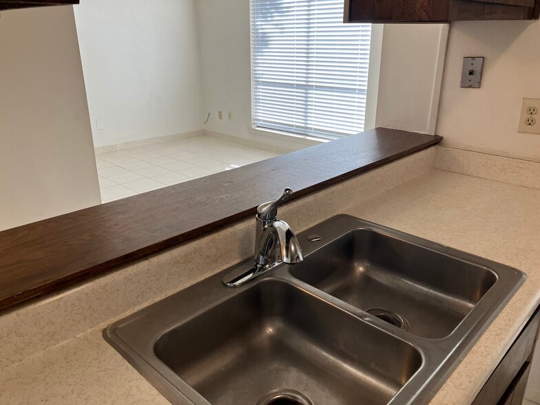 Building Photo - 2817 Los Gatos Ct