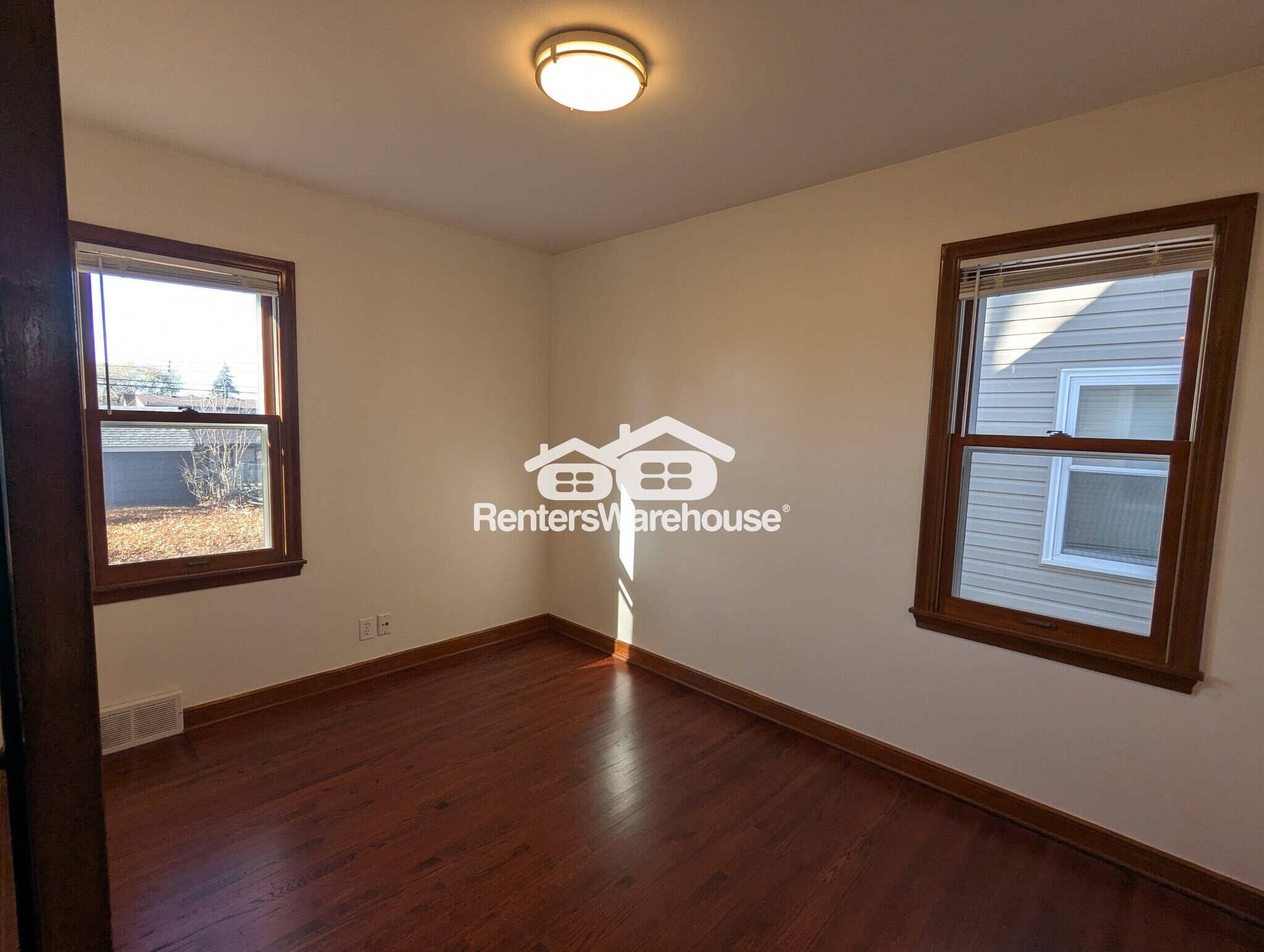 Building Photo - 5820 43rd Ave S